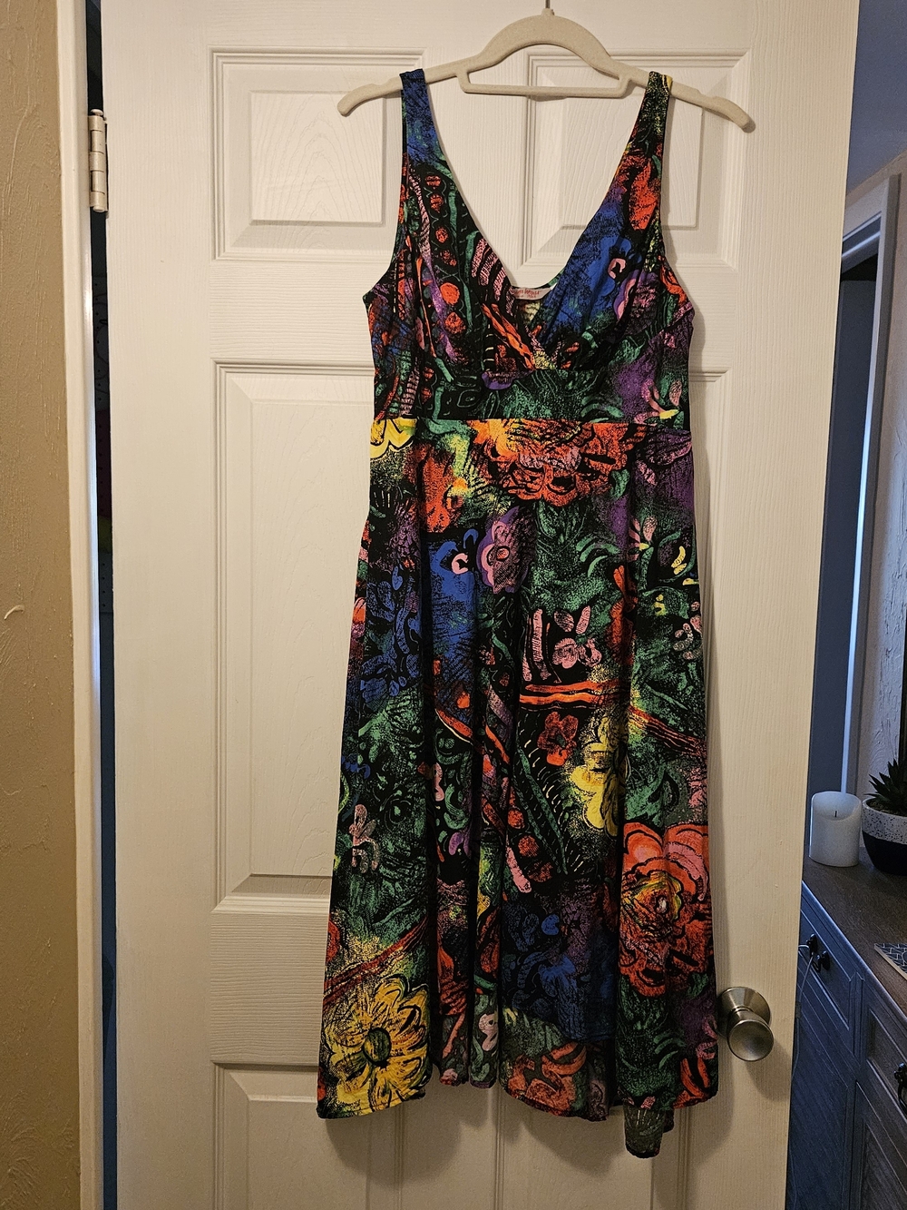 Vintage JAMS WORLD Multicolor Floral Midi Dress with V-Neck